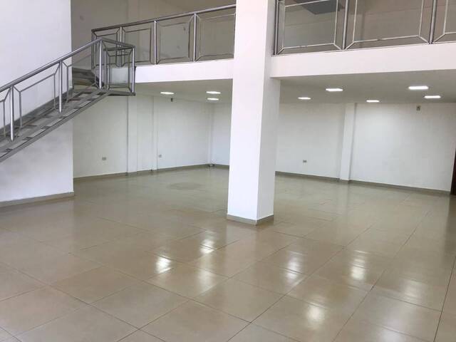 #240 - Salón Comercial para Alquiler en Hernandarias - PY-10 - 2